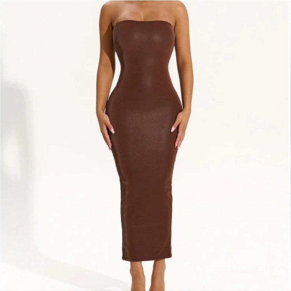 Elegant Brown Strapless Dress